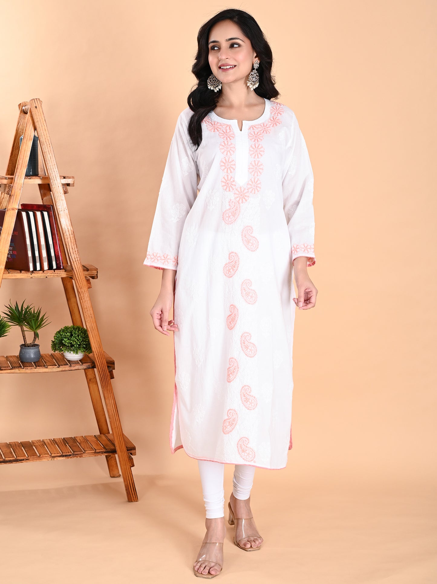 White Mulmul Cotton Lucknowi Chikankari Long Kurta for Women with Peach Hand Embroidery – Authentic Ethnic Wear Kurti