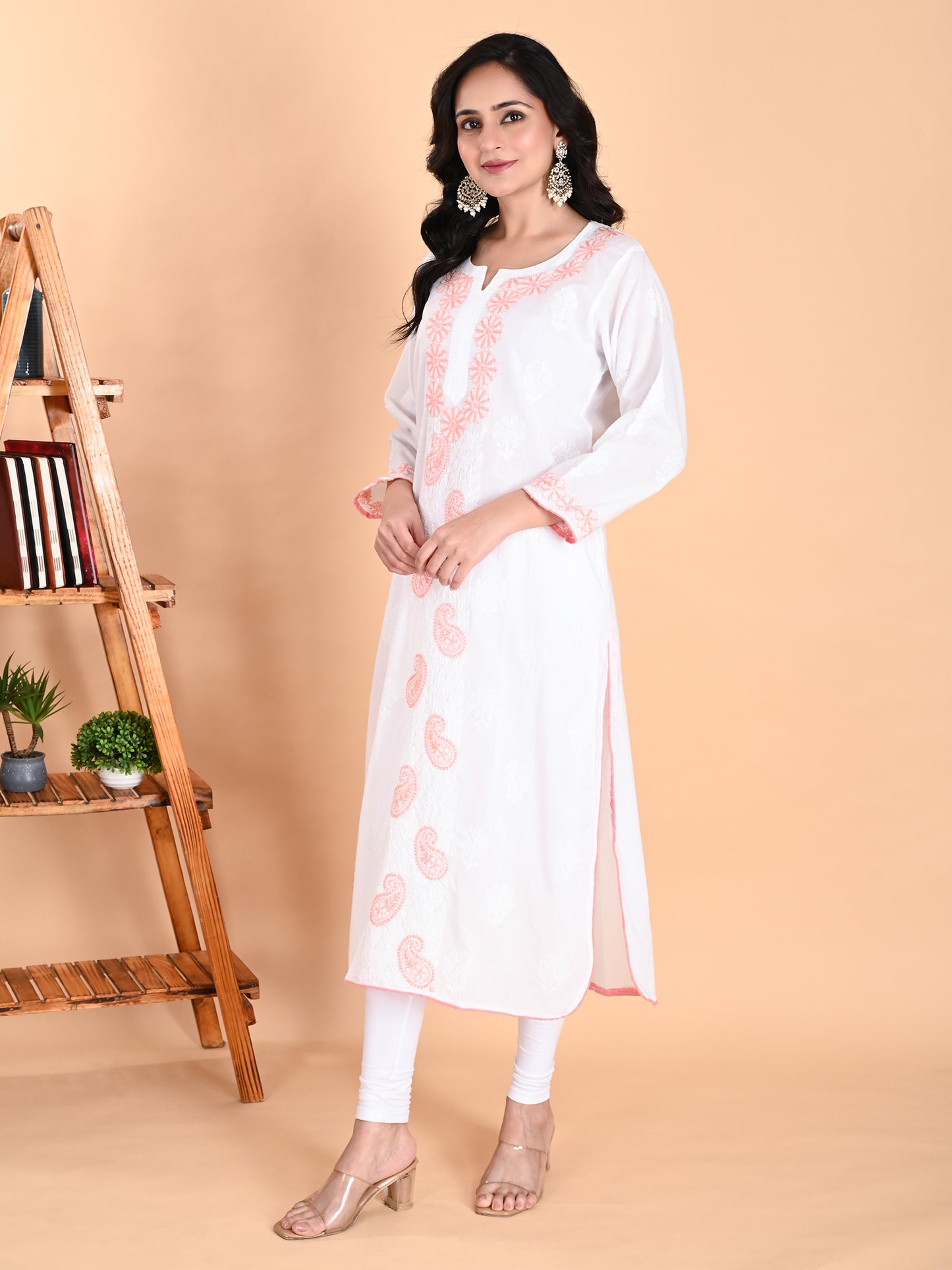White Mulmul Cotton Lucknowi Chikankari Long Kurta for Women with Peach Hand Embroidery – Authentic Ethnic Wear Kurti