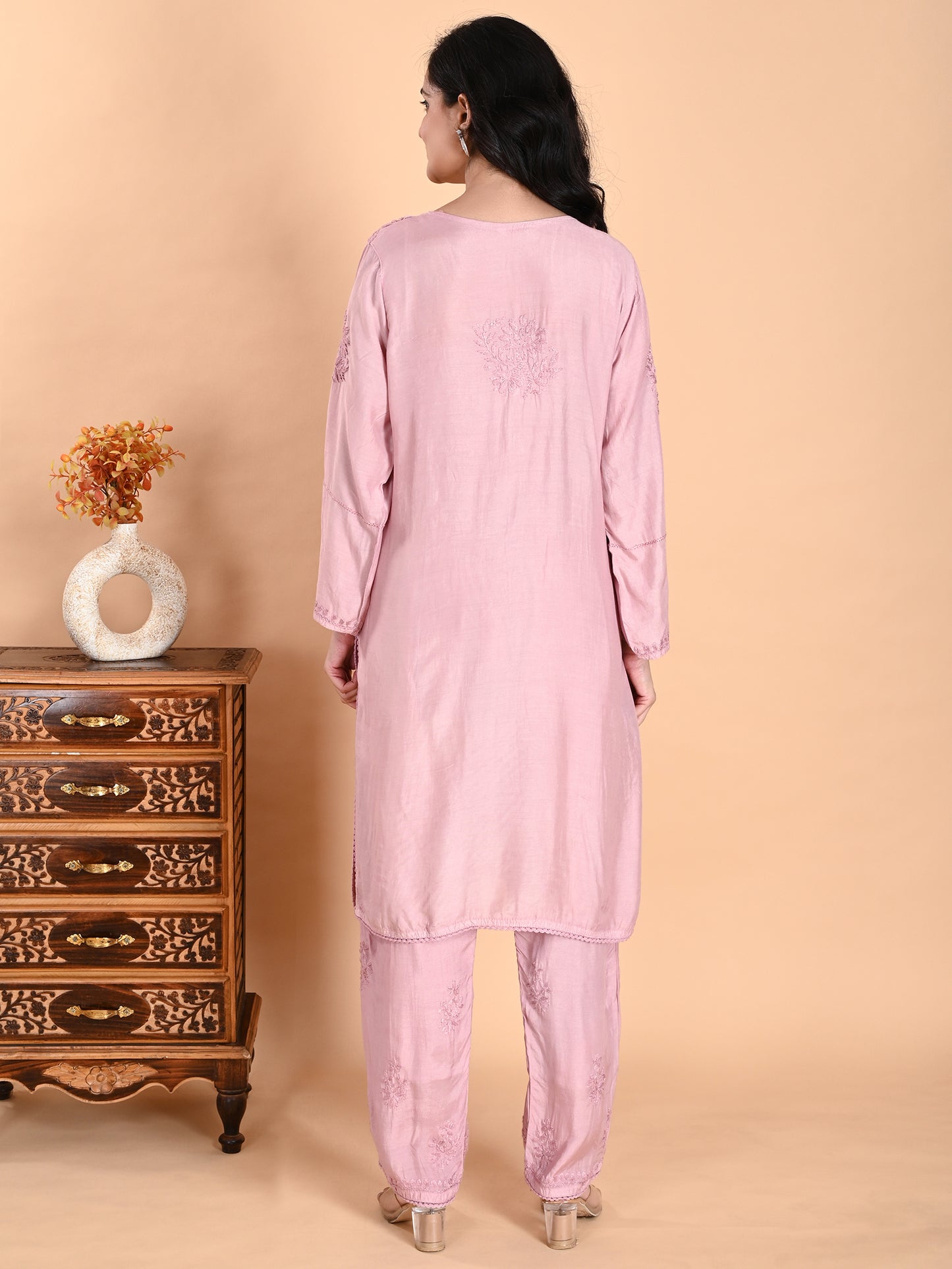 Lavender Muslin Lucknowi Chikankari Short Kurti Set with Pajama for Women with Hand Embroidery – Elegant Daily & Festive Ethnic Wear Set