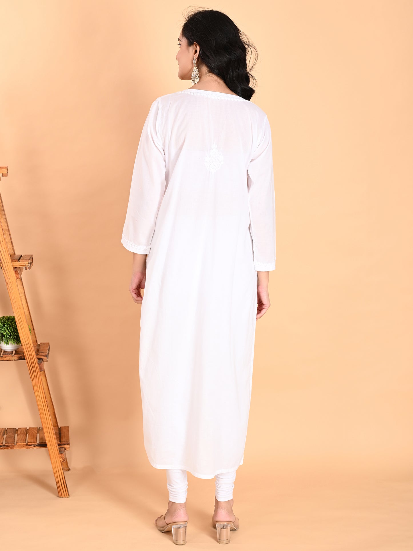 White Cotton Lucknowi Chikankari Long Kurta for Women with Hand Embroidery – Traditional Ethnic Wear Kurti