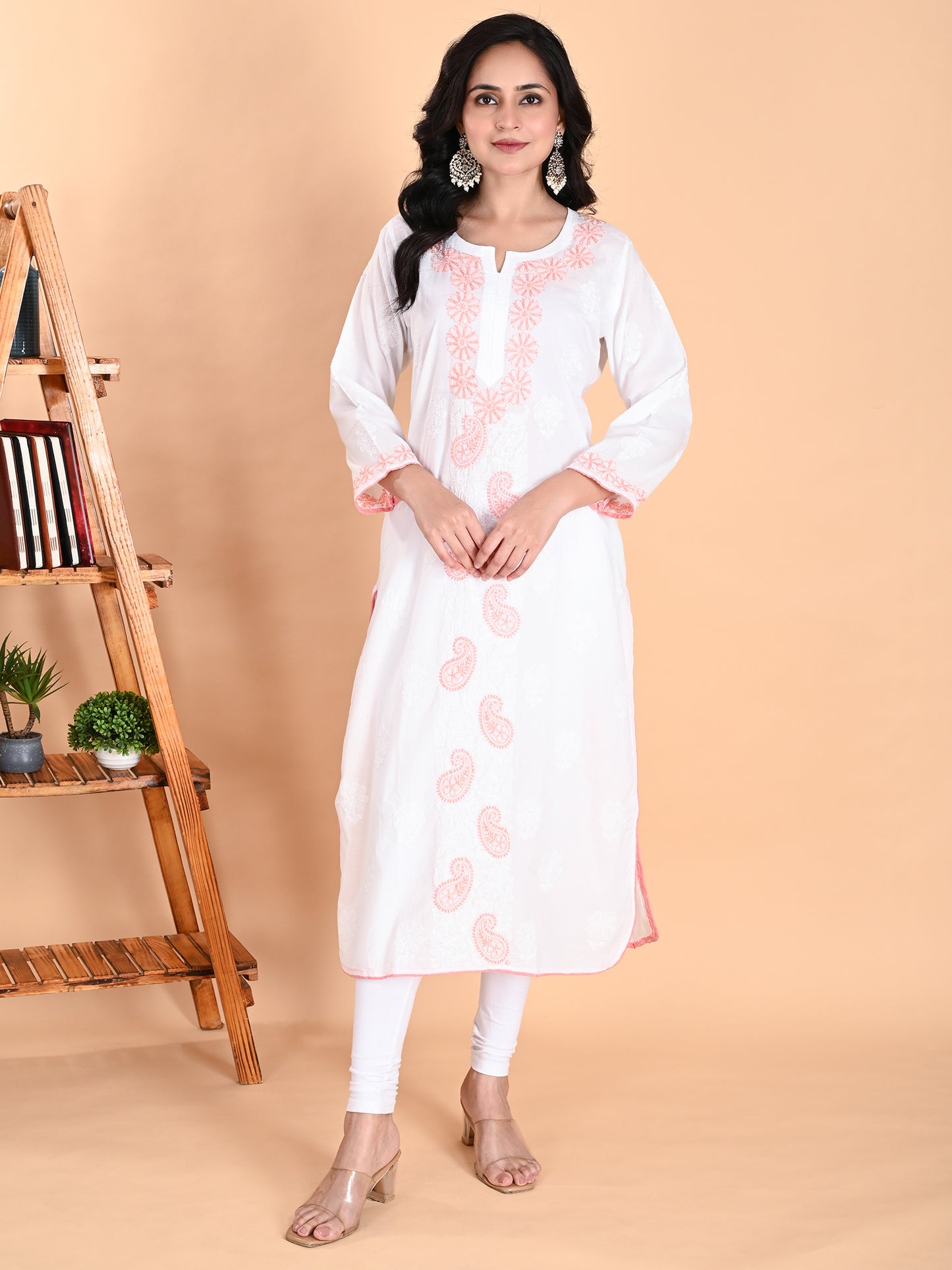 White Mulmul Cotton Lucknowi Chikankari Long Kurta for Women with Peach Hand Embroidery – Authentic Ethnic Wear Kurti