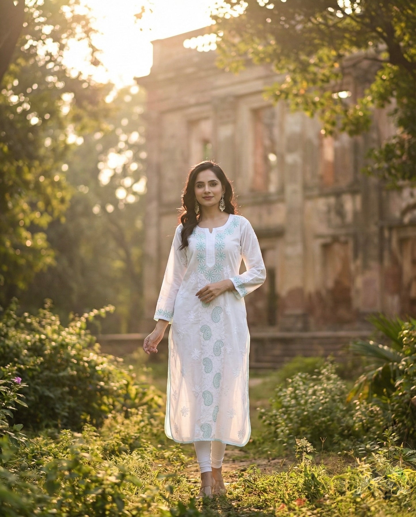 White Mulmul Cotton Lucknowi Chikankari Long Kurta for Women with Sea Green Hand Embroidery – Authentic Ethnic Wear Kurti
